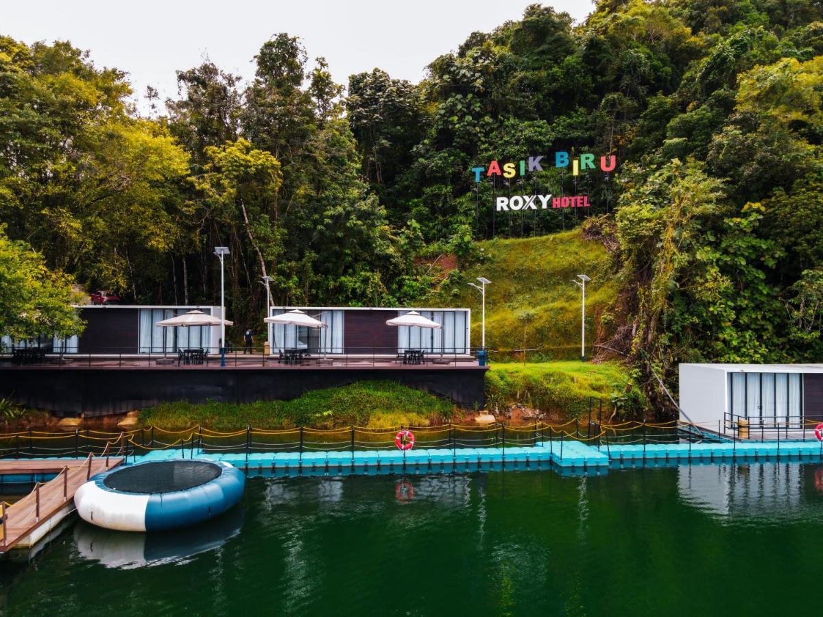 Roxy Tasik Biru Resort City Bau Exterior photo